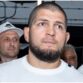 Khabib Tvunget til å Forlate Flyet – Se Hendelsen