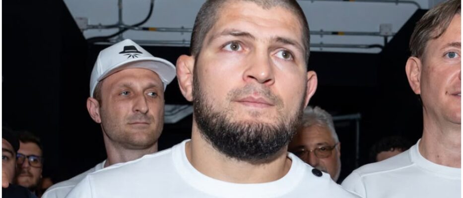 Khabib Tvunget til å Forlate Flyet – Se Hendelsen